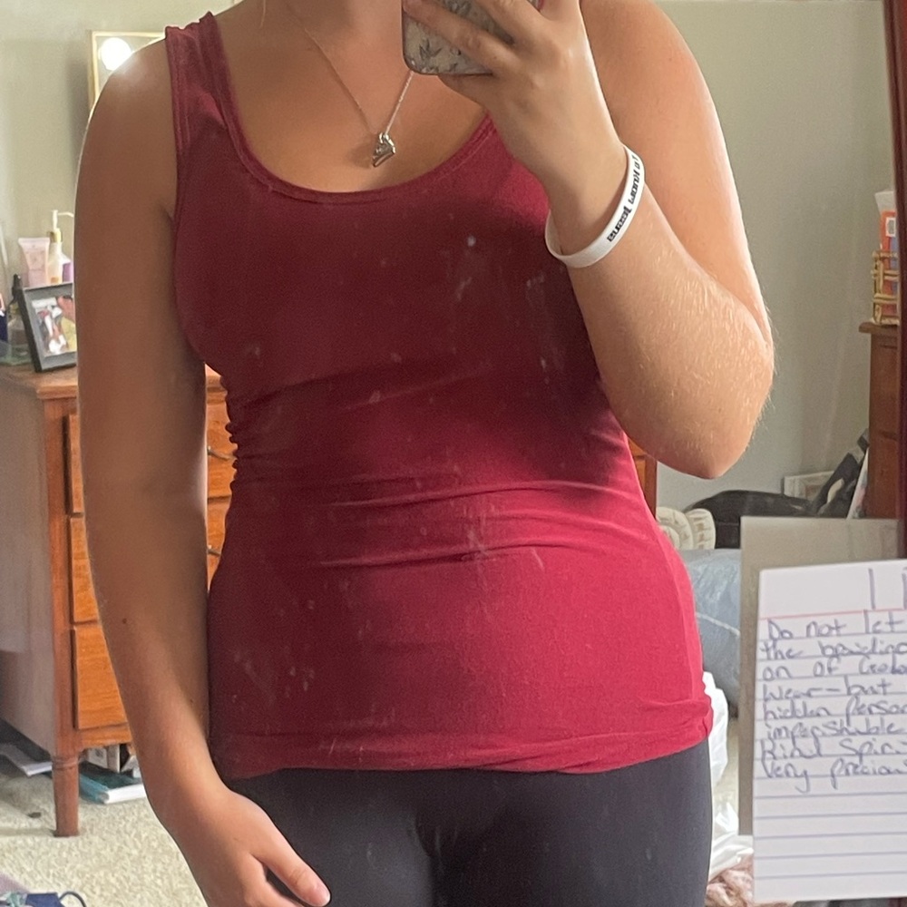 Wine red, size small
